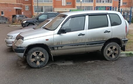 Chevrolet Niva I рестайлинг, 2003 год, 300 000 рублей, 3 фотография