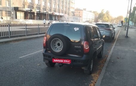 Chevrolet Niva I рестайлинг, 2012 год, 600 000 рублей, 3 фотография