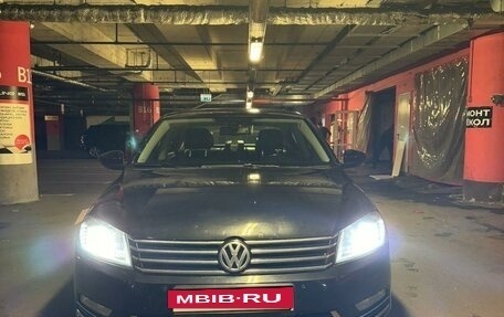 Volkswagen Passat B7, 2013 год, 1 290 000 рублей, 3 фотография