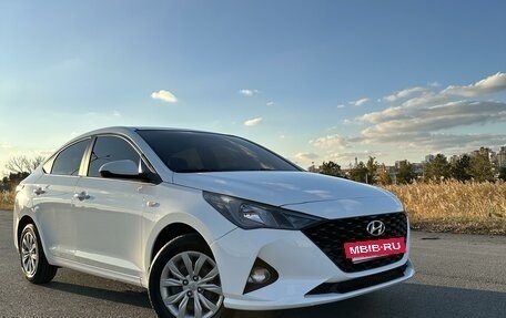 Hyundai Solaris II рестайлинг, 2020 год, 1 700 000 рублей, 3 фотография