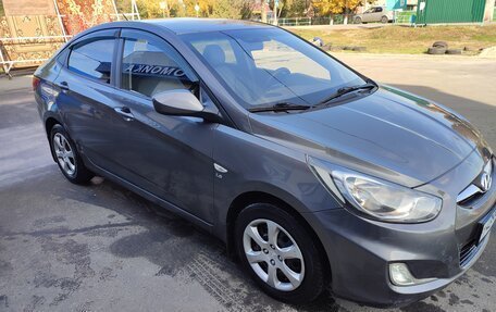 Hyundai Solaris II рестайлинг, 2012 год, 995 000 рублей, 2 фотография