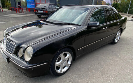 Mercedes-Benz E-Класс, 2001 год, 1 300 000 рублей, 12 фотография