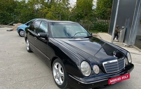 Mercedes-Benz E-Класс, 2001 год, 1 300 000 рублей, 10 фотография