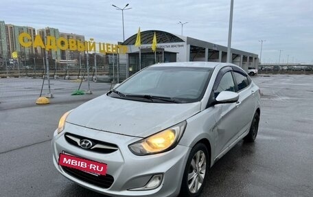 Hyundai Solaris II рестайлинг, 2013 год, 650 000 рублей, 2 фотография