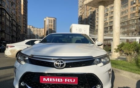 Toyota Camry, 2017 год, 2 600 000 рублей, 6 фотография