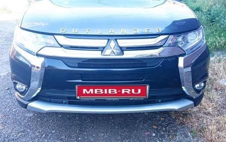 Mitsubishi Outlander III рестайлинг 3, 2018 год, 2 500 000 рублей, 1 фотография