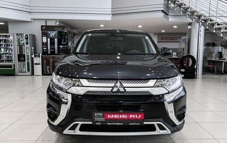 Mitsubishi Outlander III рестайлинг 3, 2019 год, 2 380 000 рублей, 2 фотография