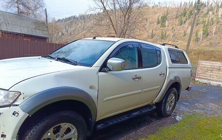 Mitsubishi L200 IV рестайлинг, 2014 год, 1 650 000 рублей, 4 фотография