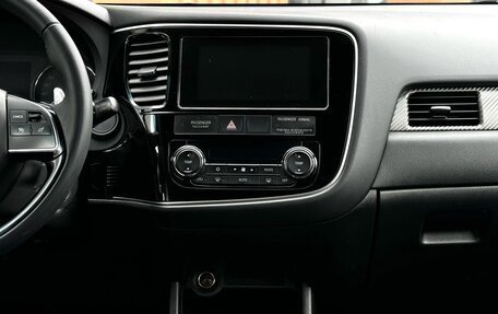 Mitsubishi Outlander III рестайлинг 3, 2013 год, 1 499 000 рублей, 14 фотография