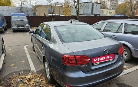 Volkswagen Jetta VI, 2013 год, 1 300 000 рублей, 2 фотография