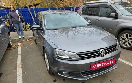 Volkswagen Jetta VI, 2013 год, 1 300 000 рублей, 3 фотография