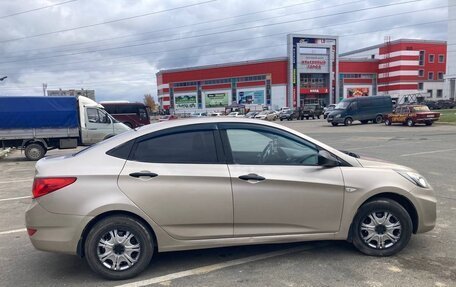 Hyundai Solaris II рестайлинг, 2011 год, 650 000 рублей, 6 фотография