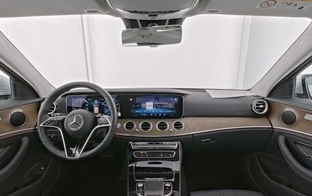 Mercedes-Benz E-Класс, 2022 год, 7 770 000 рублей, 5 фотография