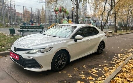 Toyota Camry, 2022 год, 3 300 000 рублей, 1 фотография