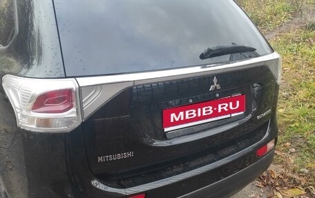 Mitsubishi Outlander III рестайлинг 3, 2014 год, 1 500 000 рублей, 6 фотография