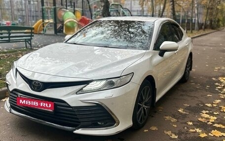 Toyota Camry, 2022 год, 3 300 000 рублей, 7 фотография