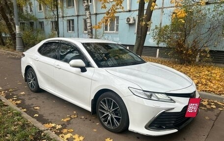 Toyota Camry, 2022 год, 3 300 000 рублей, 5 фотография