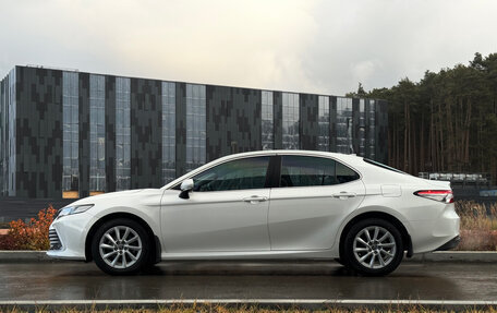 Toyota Camry, 2021 год, 3 000 000 рублей, 2 фотография