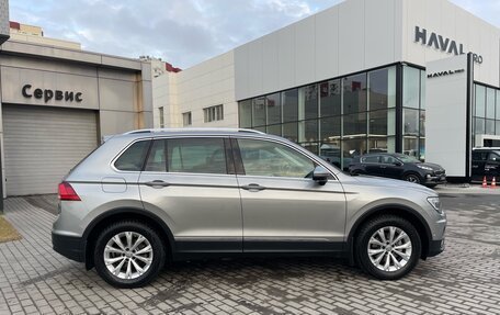 Volkswagen Tiguan II, 2018 год, 2 825 000 рублей, 4 фотография