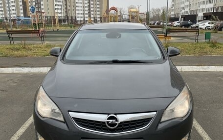 Opel Astra J, 2011 год, 825 000 рублей, 2 фотография