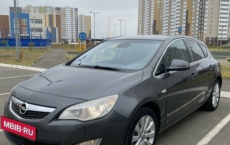 Opel Astra J, 2011 год, 825 000 рублей, 10 фотография