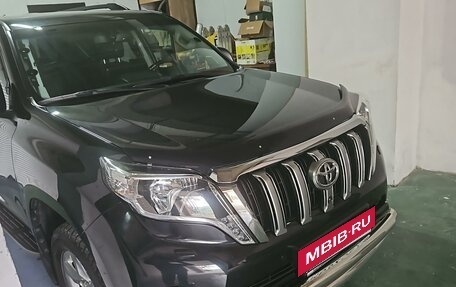 Toyota Land Cruiser Prado 150 рестайлинг 2, 2017 год, 5 700 000 рублей, 2 фотография