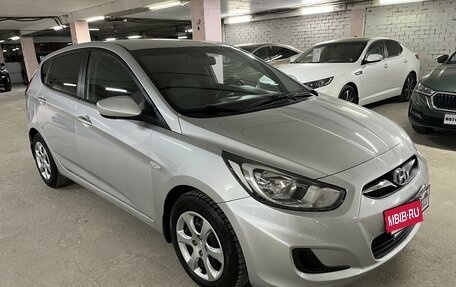 Hyundai Solaris II рестайлинг, 2012 год, 845 000 рублей, 3 фотография