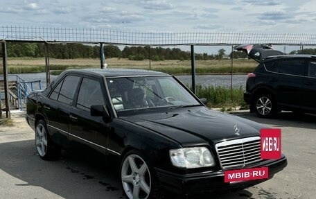 Mercedes-Benz E-Класс, 1994 год, 525 000 рублей, 2 фотография