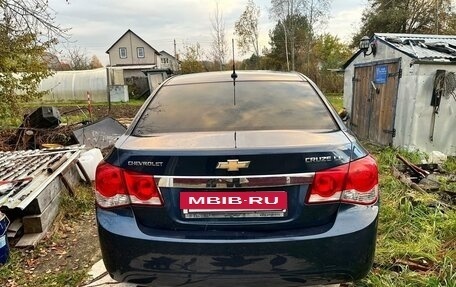 Chevrolet Cruze II, 2010 год, 800 000 рублей, 2 фотография