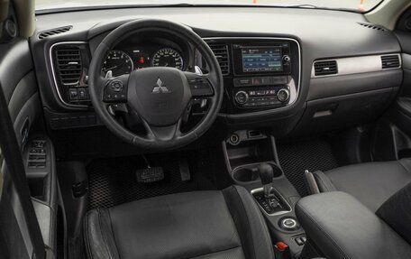 Mitsubishi Outlander III рестайлинг 3, 2013 год, 1 599 000 рублей, 6 фотография