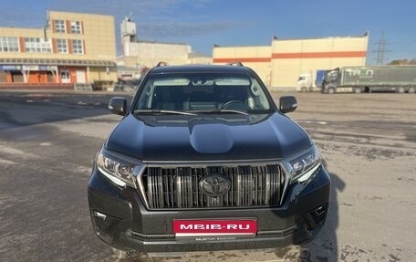 Toyota Land Cruiser Prado 150 рестайлинг 2, 2022 год, 9 500 000 рублей, 7 фотография