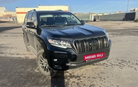 Toyota Land Cruiser Prado 150 рестайлинг 2, 2022 год, 9 500 000 рублей, 8 фотография