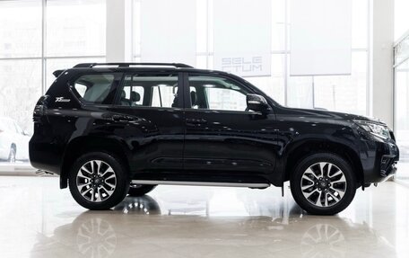 Toyota Land Cruiser Prado 150 рестайлинг 2, 2022 год, 9 500 000 рублей, 26 фотография