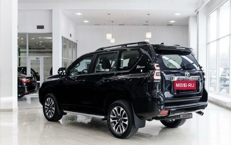 Toyota Land Cruiser Prado 150 рестайлинг 2, 2022 год, 9 500 000 рублей, 27 фотография