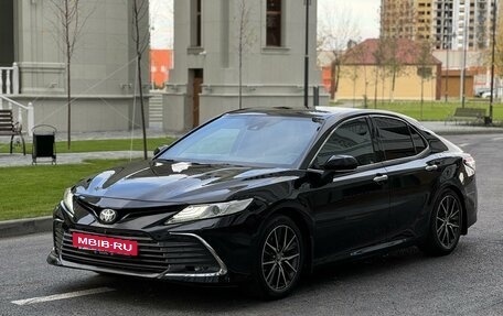 Toyota Camry, 2018 год, 3 200 000 рублей, 2 фотография