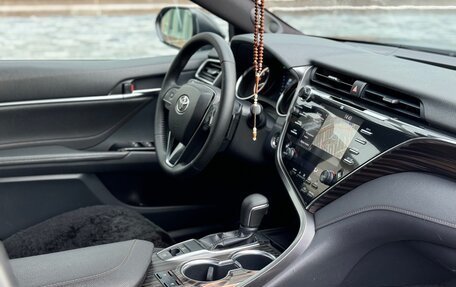 Toyota Camry, 2018 год, 3 200 000 рублей, 9 фотография