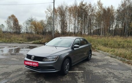 Volkswagen Jetta VI, 2015 год, 1 600 000 рублей, 2 фотография