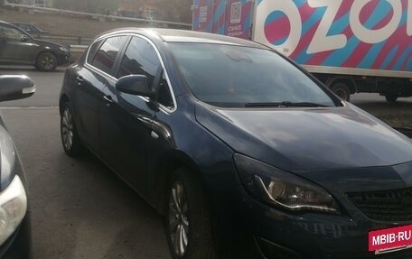 Opel Astra J, 2010 год, 700 000 рублей, 3 фотография