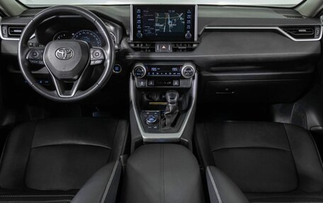 Toyota RAV4, 2020 год, 3 550 000 рублей, 16 фотография