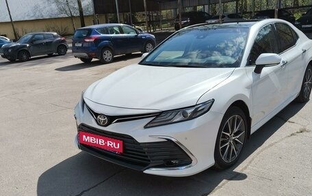 Toyota Camry, 2022 год, 3 800 000 рублей, 3 фотография