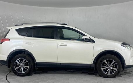 Toyota RAV4, 2017 год, 2 699 000 рублей, 4 фотография