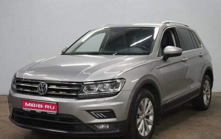 Volkswagen Tiguan II, 2018 год, 2 400 000 рублей, 1 фотография