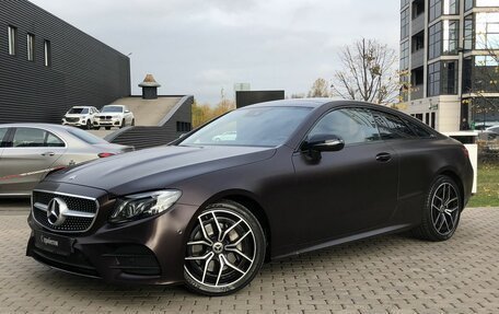 Mercedes-Benz E-Класс, 2019 год, 4 400 000 рублей, 1 фотография