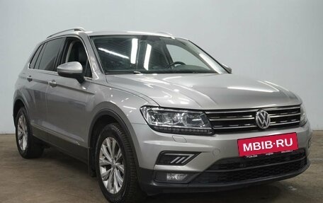 Volkswagen Tiguan II, 2018 год, 2 400 000 рублей, 3 фотография