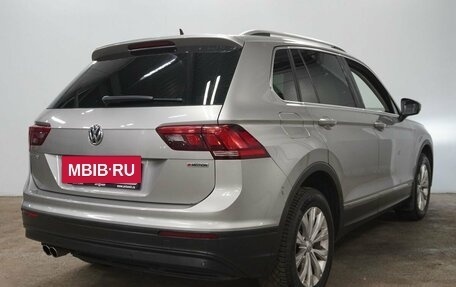 Volkswagen Tiguan II, 2018 год, 2 400 000 рублей, 8 фотография