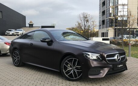 Mercedes-Benz E-Класс, 2019 год, 4 400 000 рублей, 7 фотография