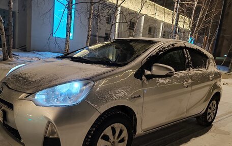 Toyota Aqua I, 2012 год, 850 000 рублей, 7 фотография