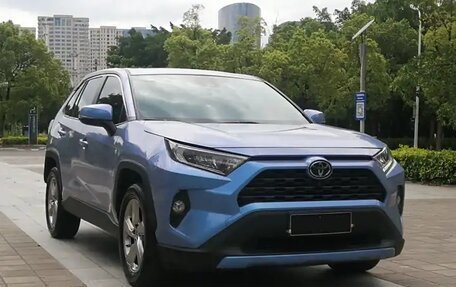 Toyota RAV4, 2020 год, 2 650 000 рублей, 2 фотография