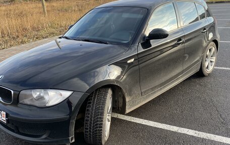 BMW 1 серия, 2008 год, 900 000 рублей, 2 фотография