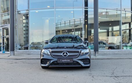 Mercedes-Benz E-Класс, 2019 год, 3 750 000 рублей, 3 фотография